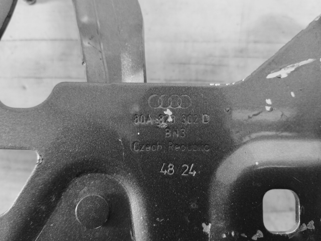 Audi q5 80a 2 петля капота кришки двигуна правий 80a823302d в Україні