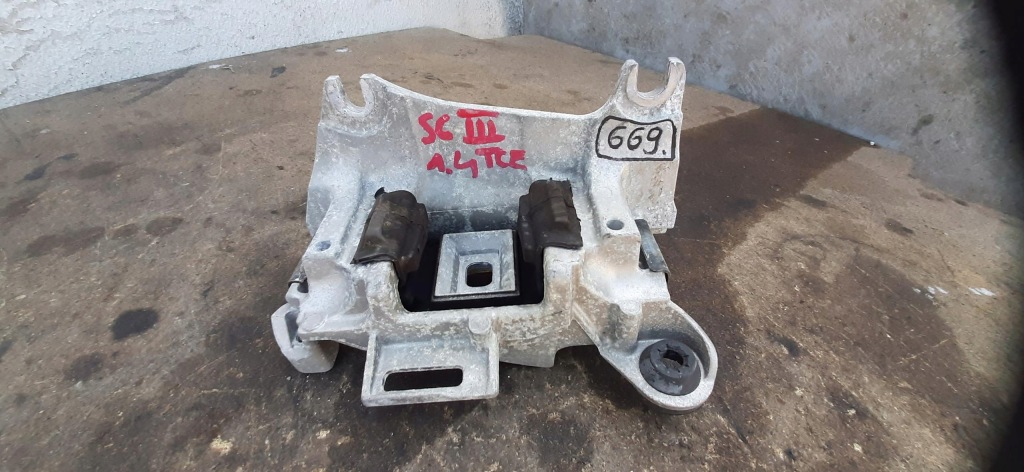 фото №1, Кронштейн подушка двигуна кронштейн 1.4tce renault scenic iii 112200014r