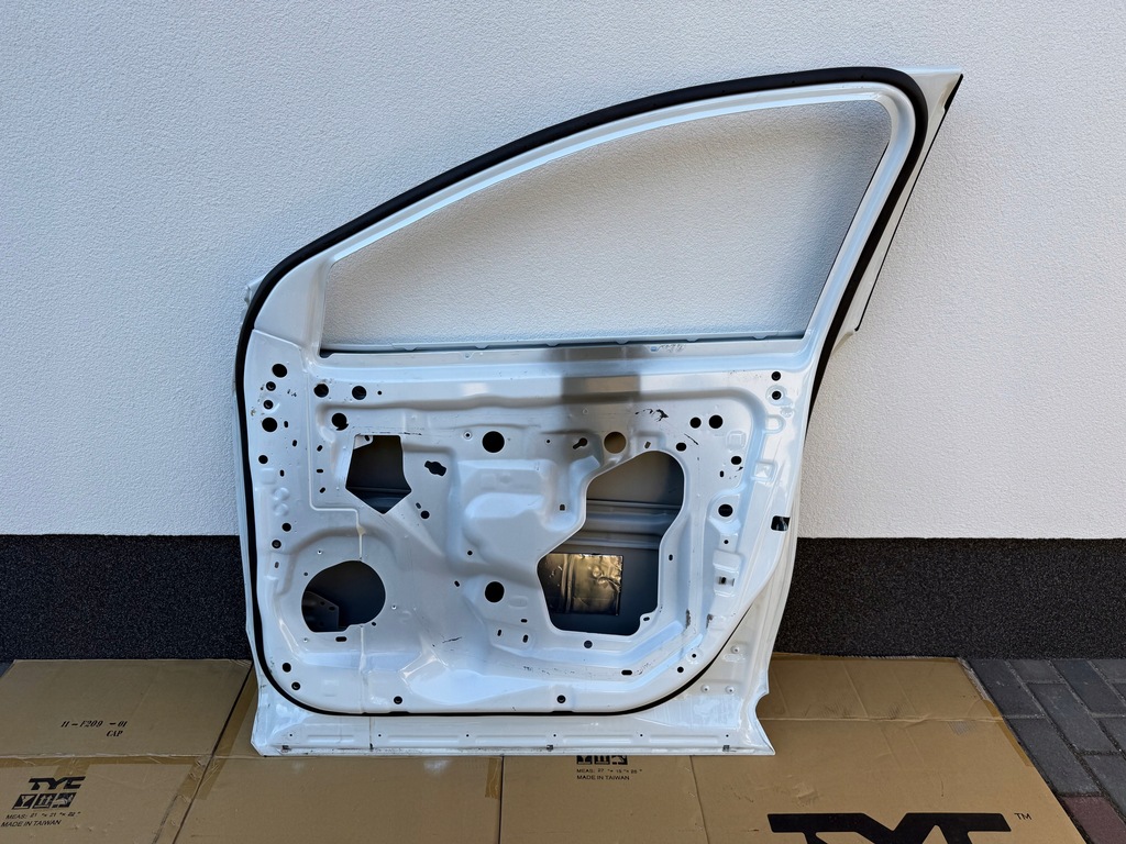 фото №8, Nissan ariya 2022- дверь правое перед оригинал демонтаж ladne белый