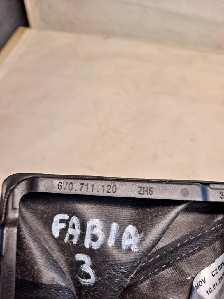 фото №12, Ручка чехол переключения передач 6v0711113cj fabia iii lift