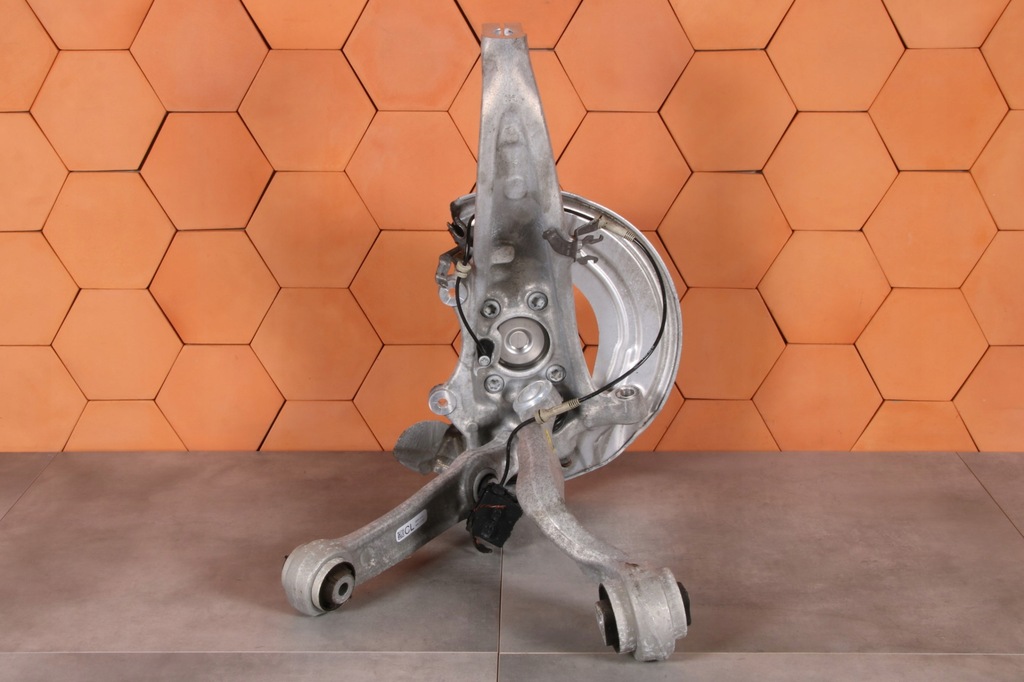 фото №1, Bmw 5' g30 g31 поворотный кулак рычаг ступица левый перед 2wd rwd 6884381