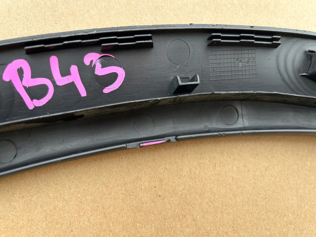 Купити Nissan juke i f15 права молдинг крила перед передня