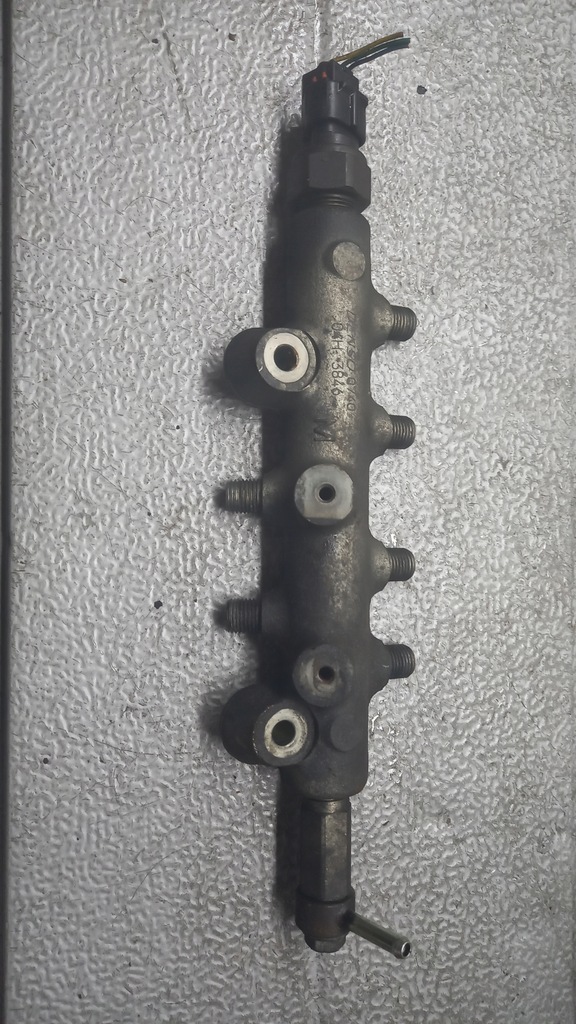 фото №1, Молдинг впрыскная mazda 5 06r 2.0crd van