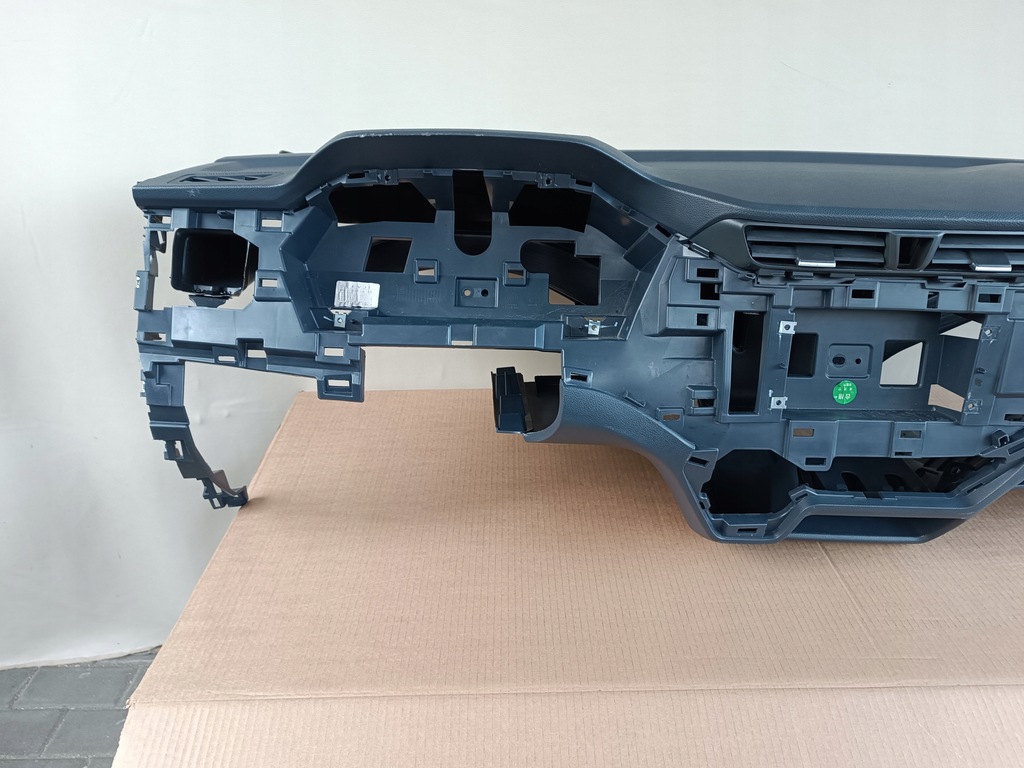 фото №10, Maxus e-deliver 3 deliver панель приладів приладова панель приладів консоль