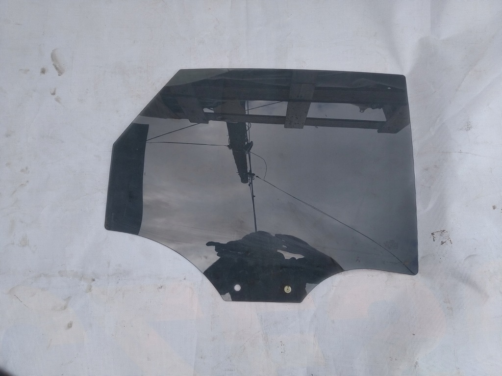 фото №1, Audi q3 8uo скло двері правий задня