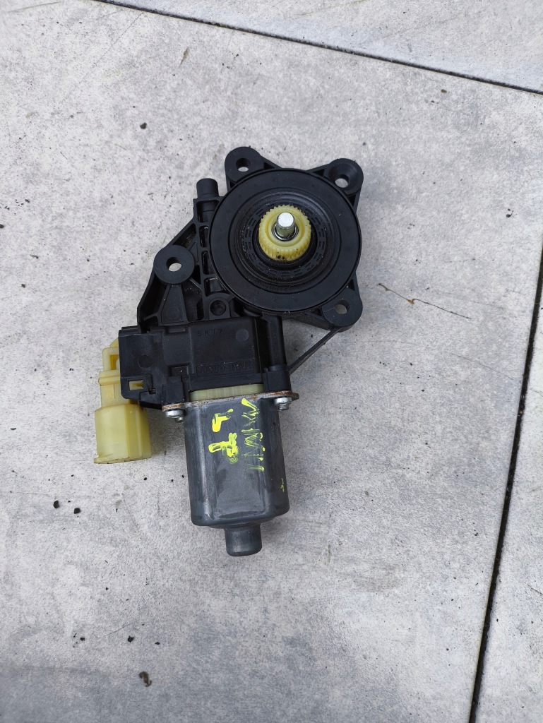 фото №1, Mini one-cooper r56 моторчик скло лівий задня 2757043 ?