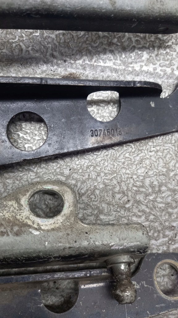 фото №2, Петля капот volvo v70 ii