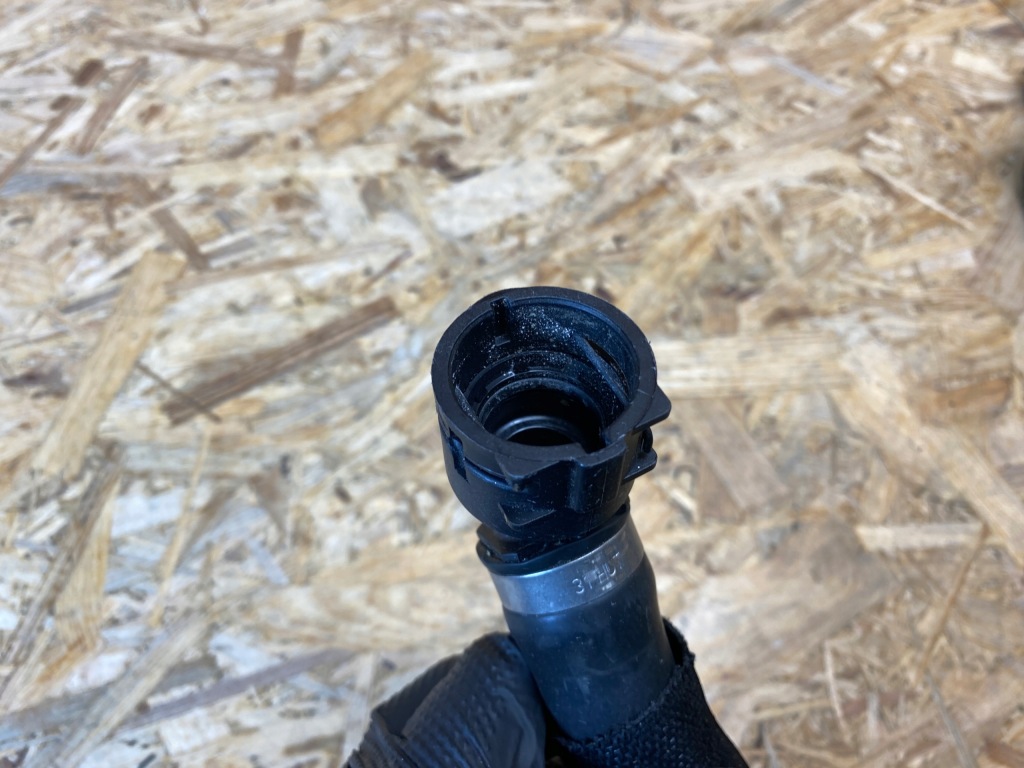 фото №10, Патрубок труба шланг води mercedes w177 w247 w118 a1775016102