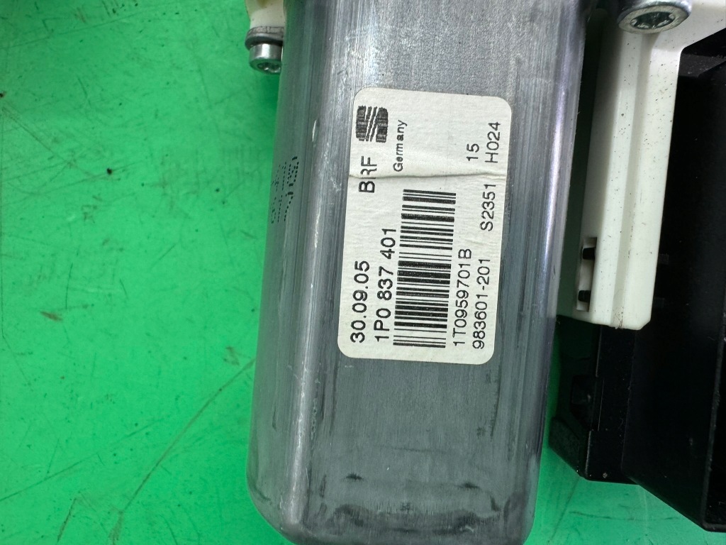 фото №8, Механизм моторчик стекло левый передний 1k0959793g seat leon ii 2 05-