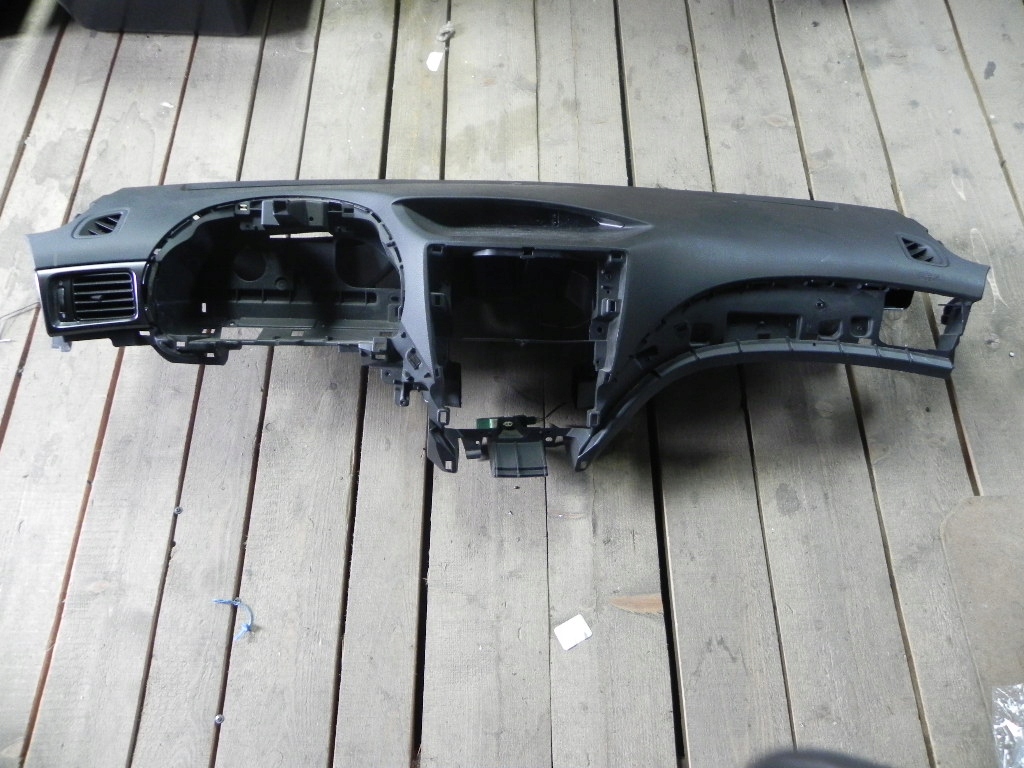 фото №1, Subaru impreza sti 10r консоль оригинальная