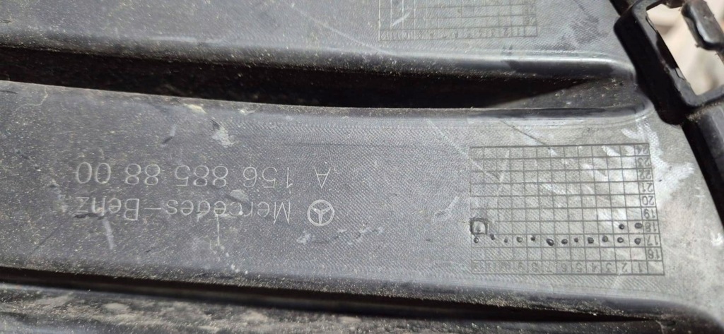 Решітка права бампера перед mercedes-benz gla w156 Київ