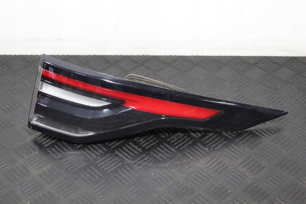 фото №1, Лампа правий задня discovery v 5 l462 hy32-13404-af