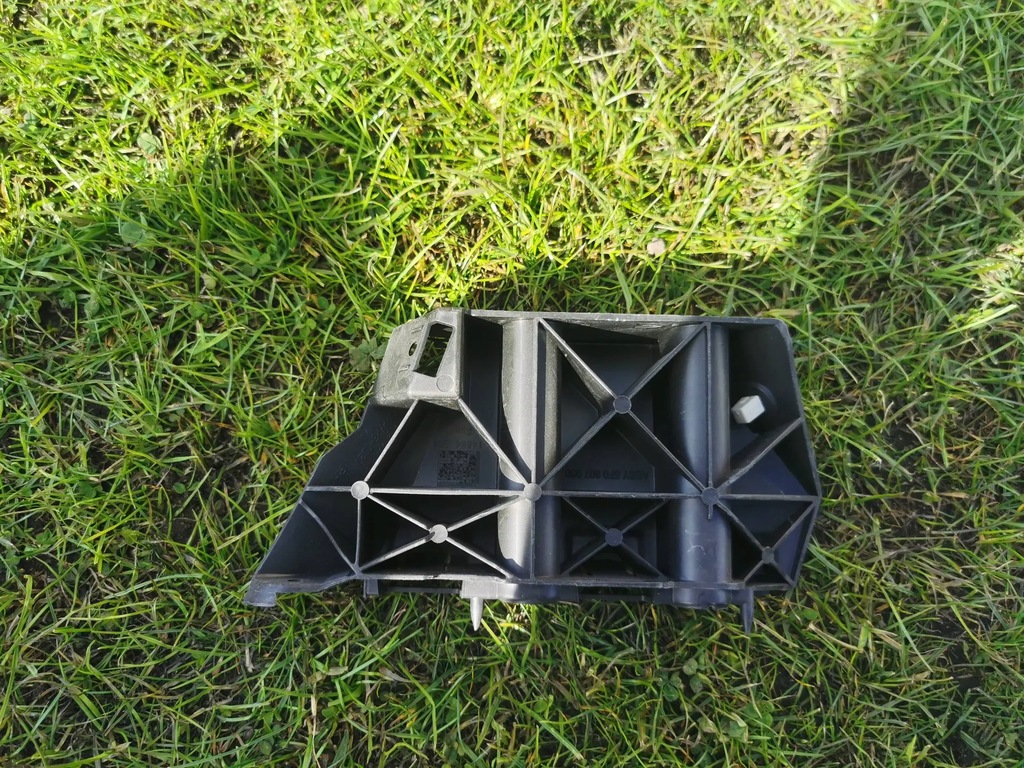 фото №9, Напрямна кронштейн кронштейн бампера передній правий | seat leon iii 2013-2016