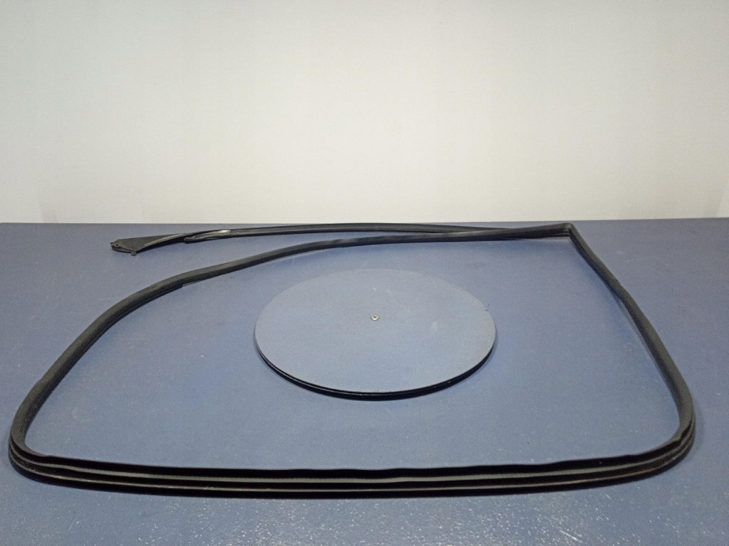 фото №1, Alfa romeo brera 05-10 прокладка дверь правых правая