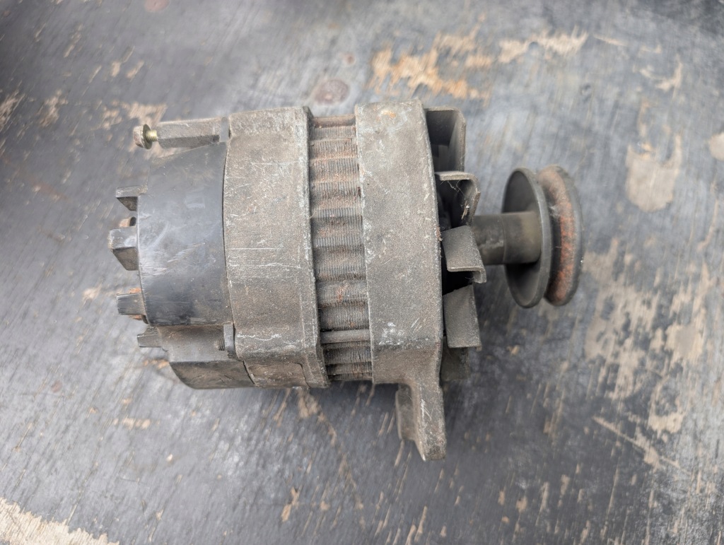 Купити Генератор vw golf 1 cabrio 026909016e