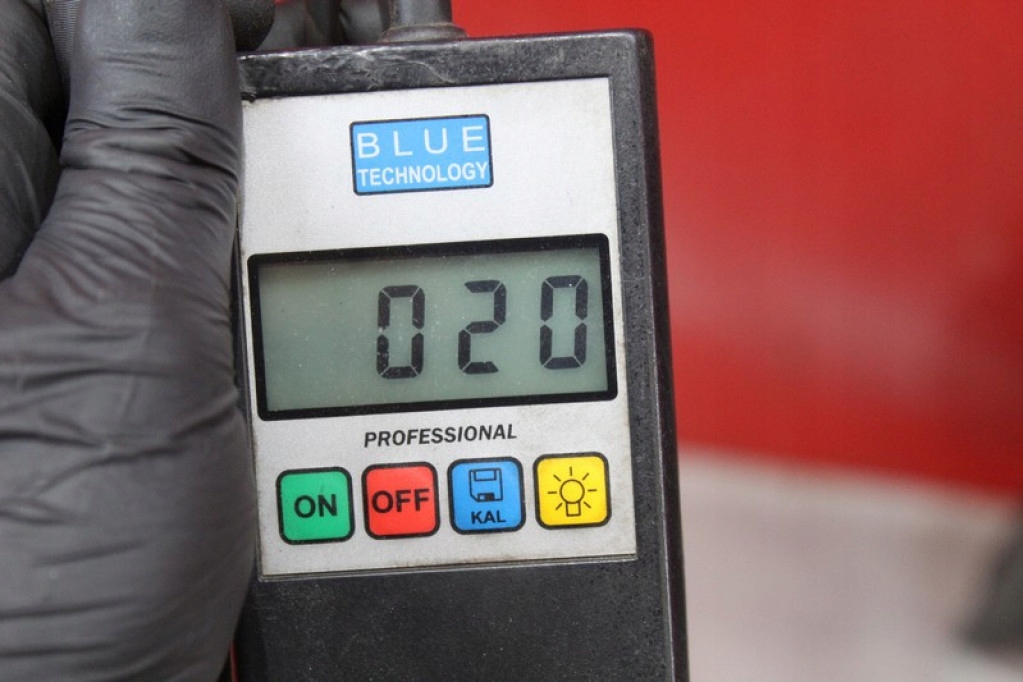 Капот крышка двигателя черная porsche cayenne 1 1 7l 02-07 Недорого