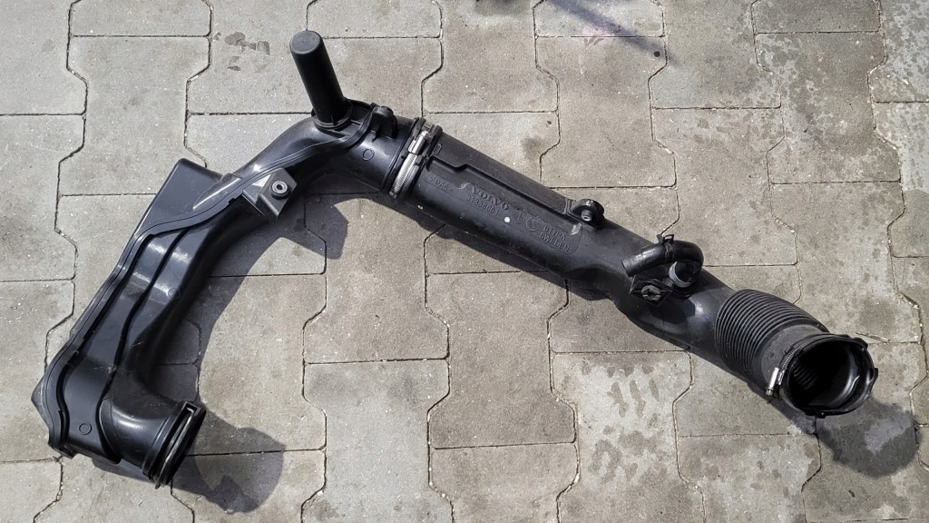 фото №1, Volvo s60 iii v60 2 18^ 2.0 d труба повітрозабірник повітря 31338661
