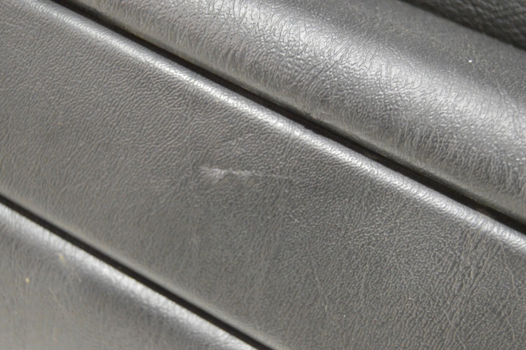 Обшивка дверь правый po рестайлинг  чёрный mercedes r129 sl 1297209470 Недорого