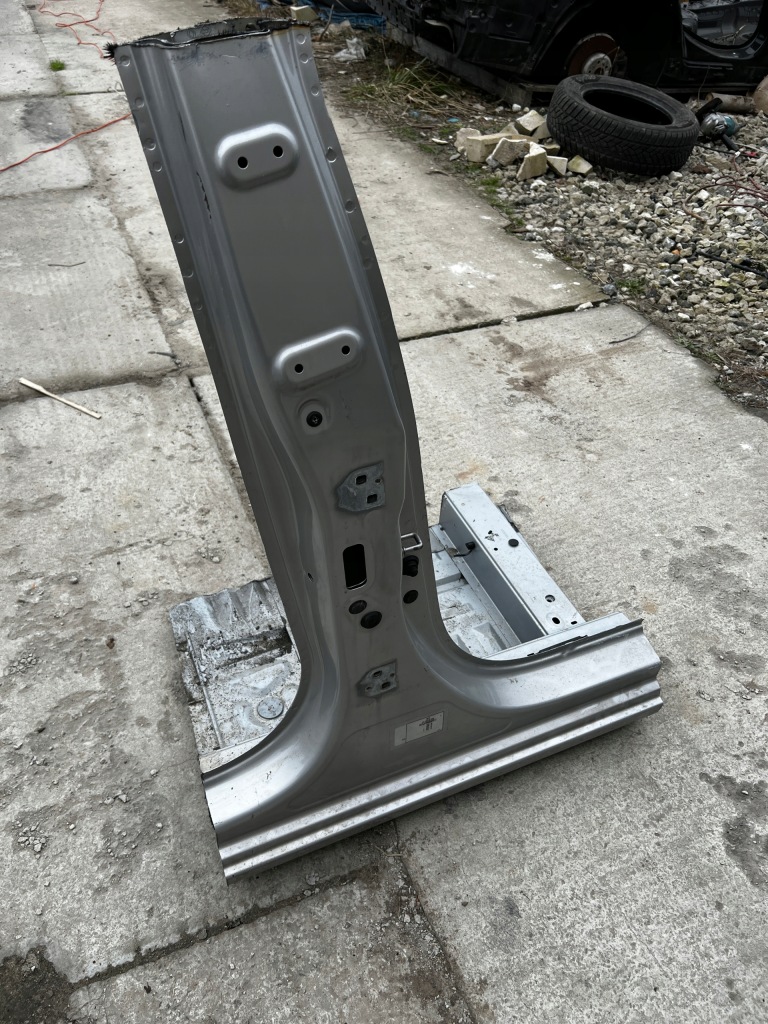 фото №1, Блок двигателя b правый средний порог dacia sandero iii 2021r