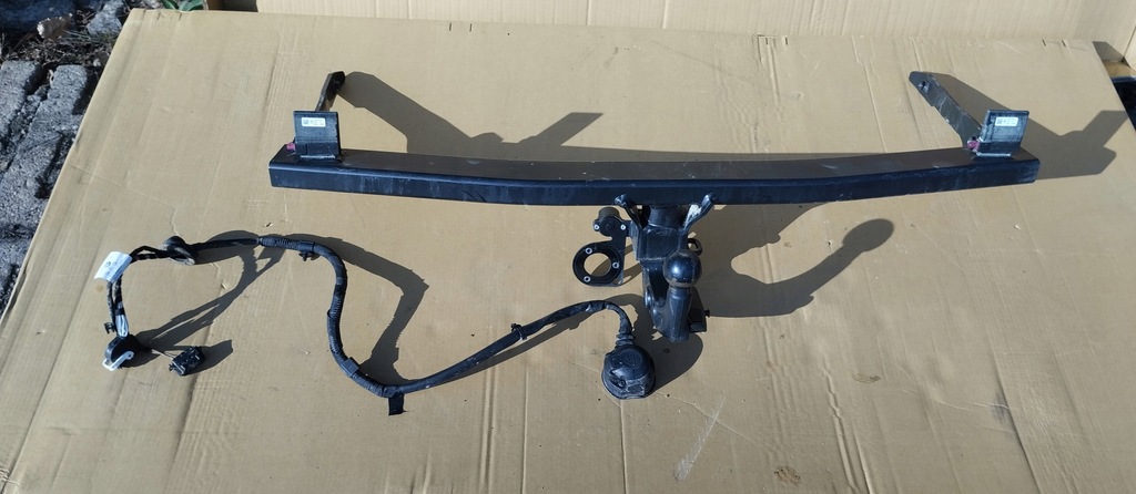 фото №1, Hak буксирувальний volkswagen vw t-roc 20r- оригінал 2ga803880b