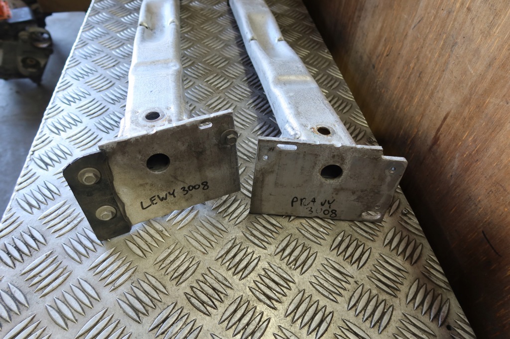 фото №8, Правый левый кронштейн зона деформации peugeot 3008 i комплект