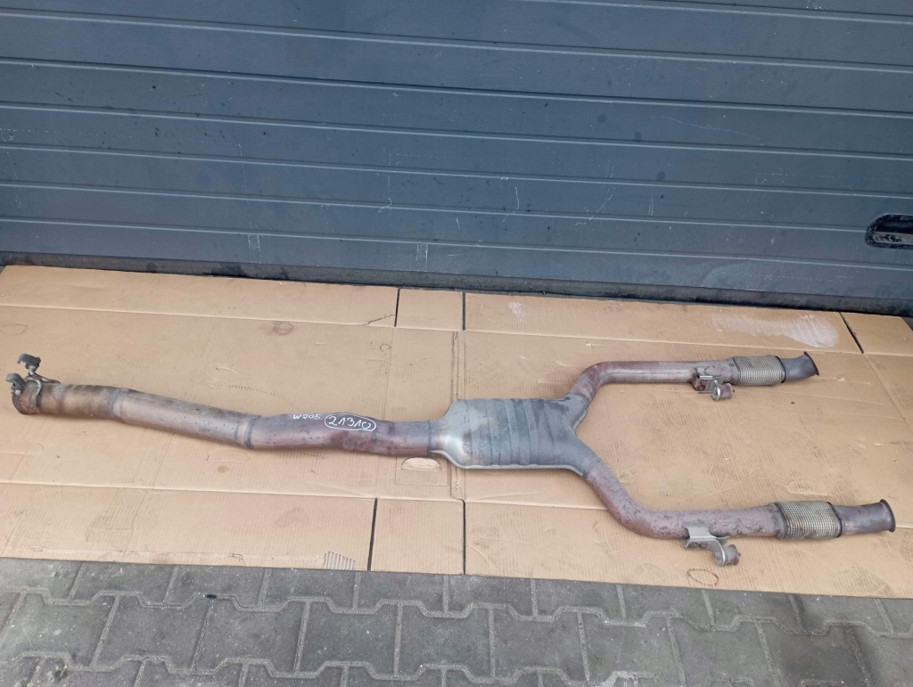 Купить Mercedes w205 c klasa 3.0 v6 гаситель выхлоп труба a2054910401