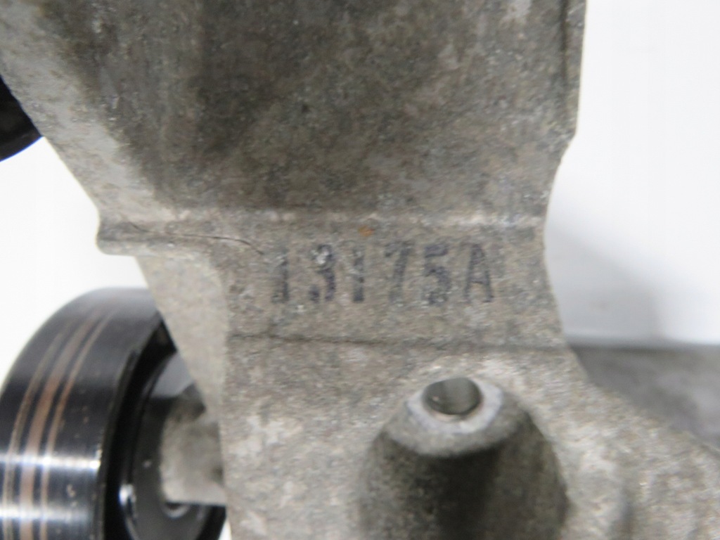 фото №4, Kia sportage iii 2.0 crdi кронштейн ролик генератора