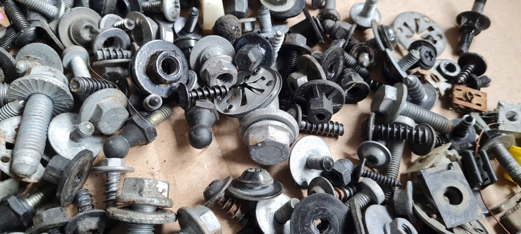 фото №10, A4 b9 8w болты винтики перед бампера поперечина ly9t a5 8w s5 q5 80a vw audi