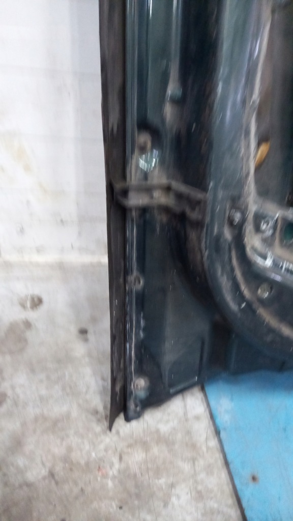 Дверь правое  перед vw passat b5 97r седан Оригинал