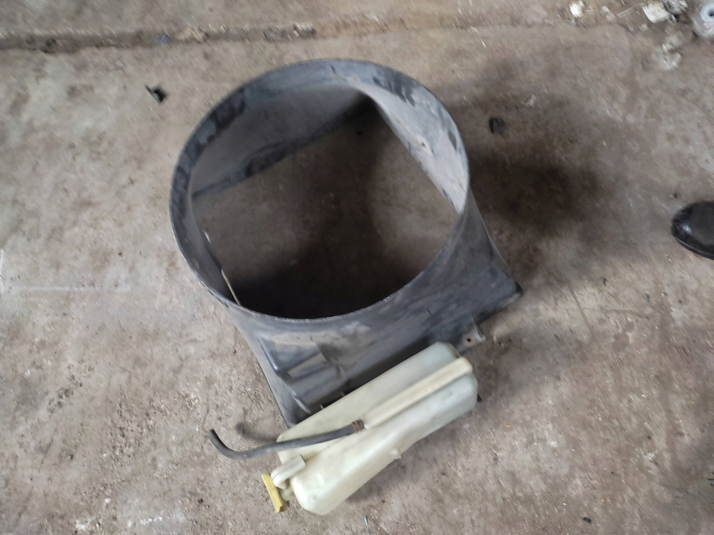 Корпус вентилятора jeep wrangler 52027926ab в Україні