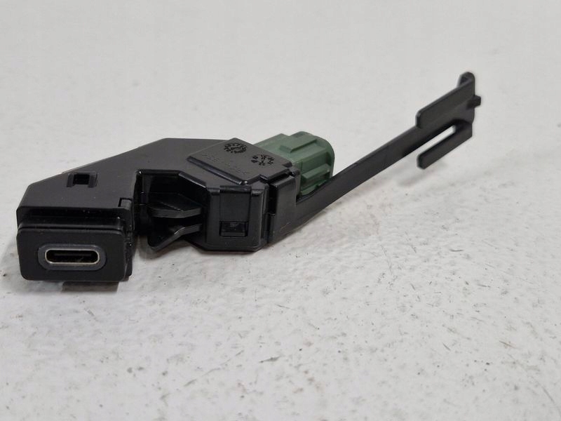 фото №7, Volkswagen passat b8 разъём port usb typ c 3g8035726a