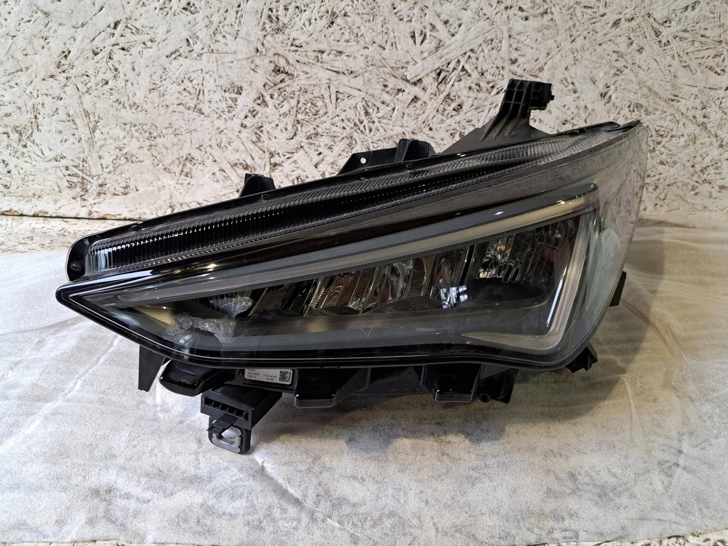 фото №1, Cupra born 10f лампа левый перед передняя левая