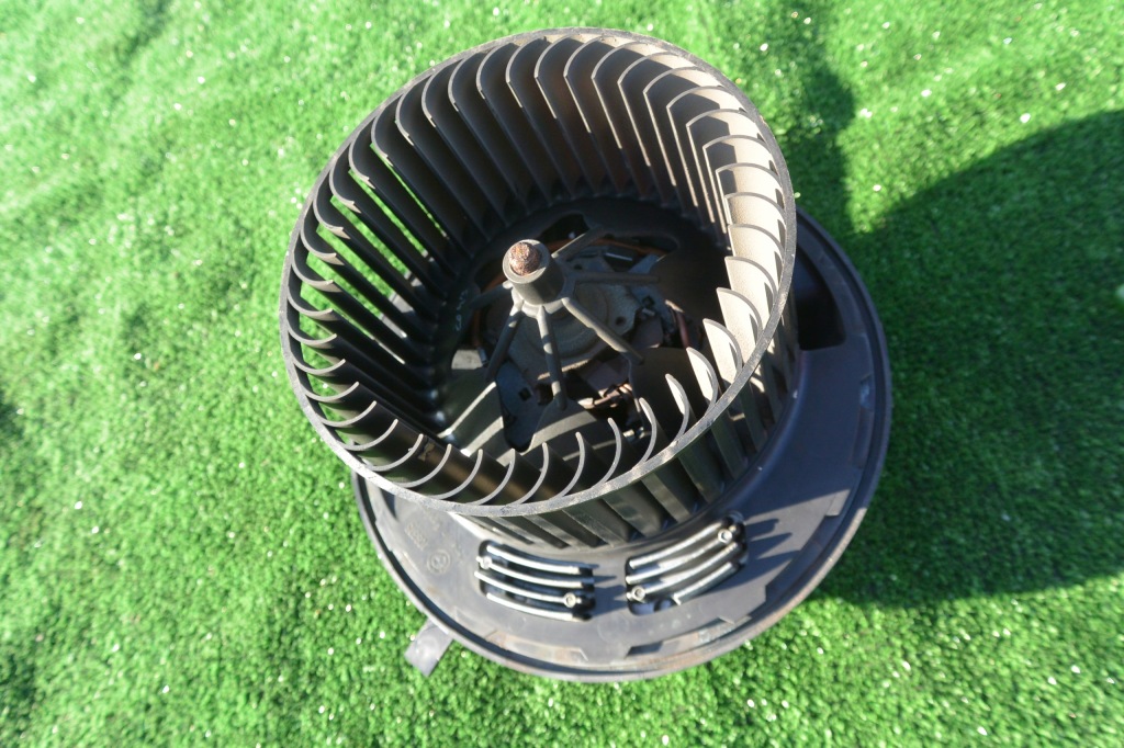 фото №1, Вентиляторы отопителя bmw x3 f25 x4 f26 uk