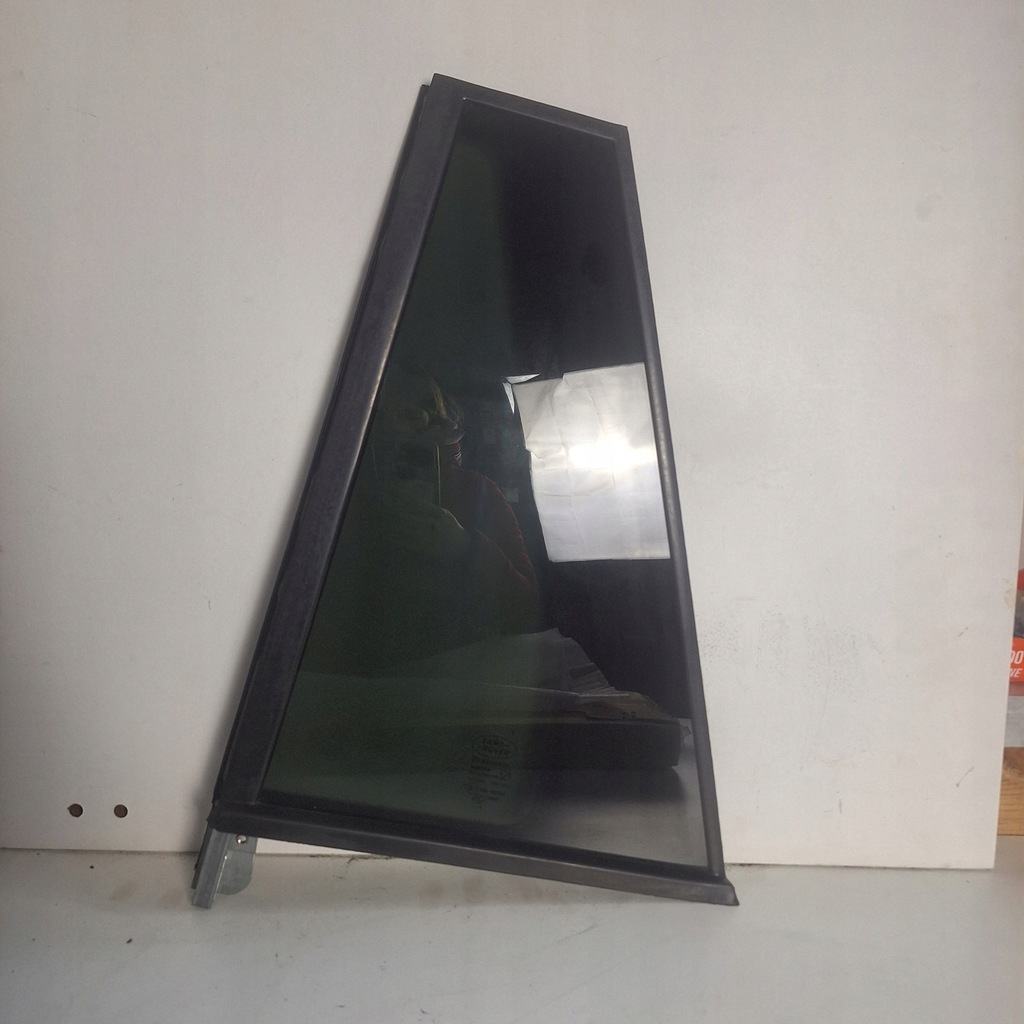 фото №1, Land rover range rover стекло дверь задняя задняя lr021068