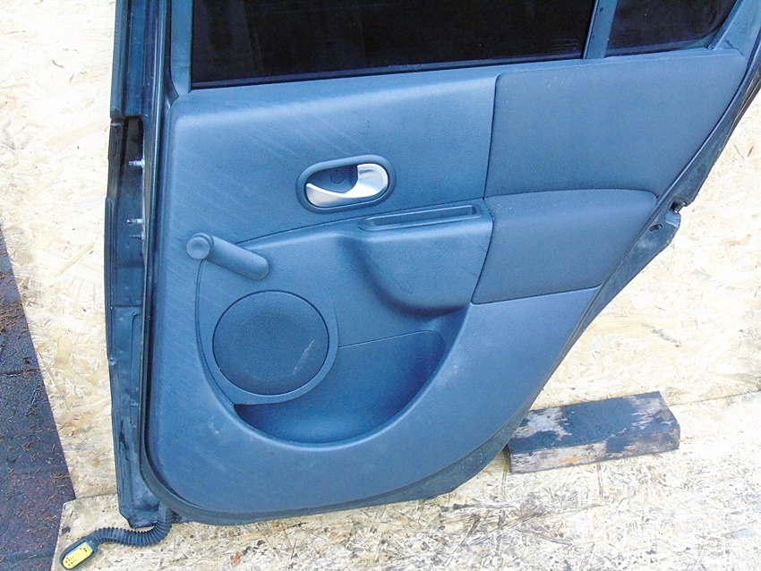 фото №12, Дверь правый задняя nv676 renault modus 2007 чёрный стекло