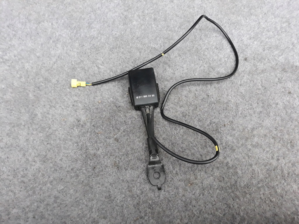 фото №1, Клипса поперечина перед правая mercedes w211 e-klasa