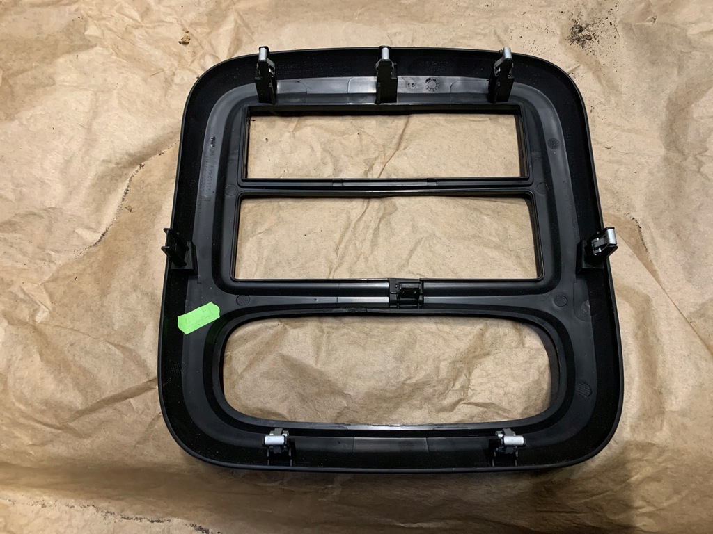 фото №1, Рамка радио trafic iii 682603912r vivaro b рама