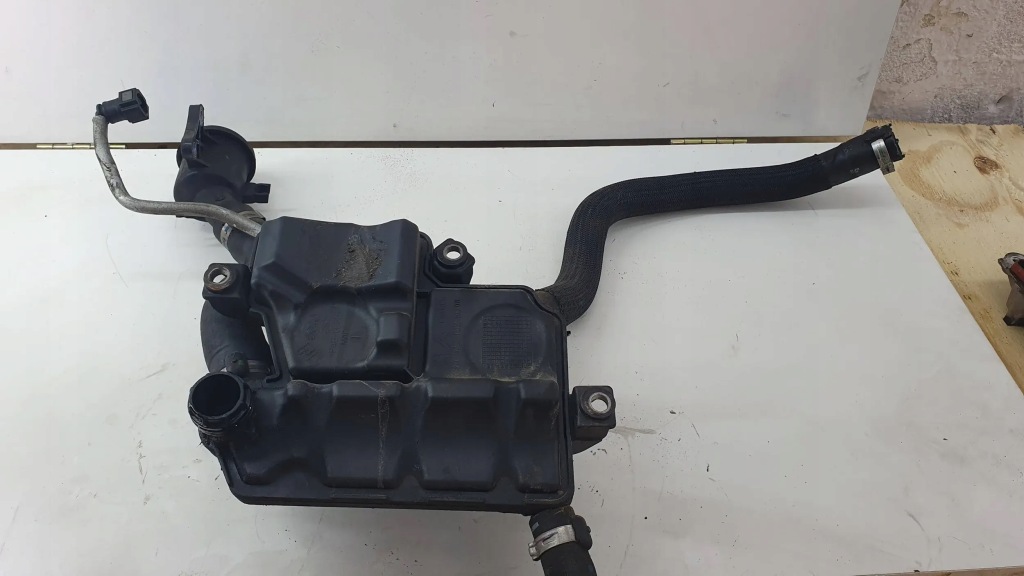 Citroen c-crosser peugeot 4007 2.2 hdi 9653275280 вентиляція картера оливи в Україні