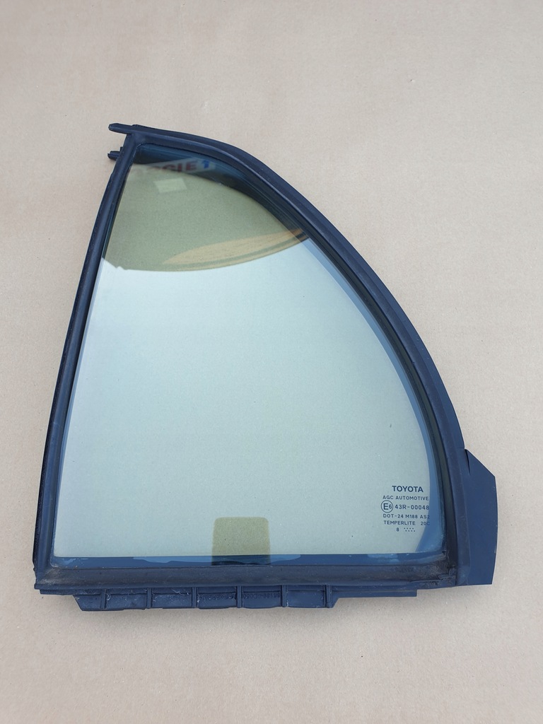 фото №1, Стекло с дверь треугольник левая задняя задняя toyota yaris ii 43r-00048