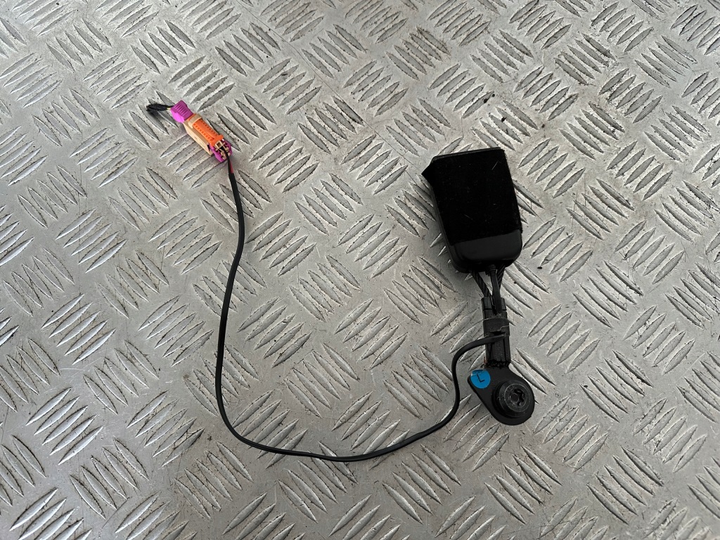 Купити Opel meriva b кліпса поперечина лівий задній 13285842