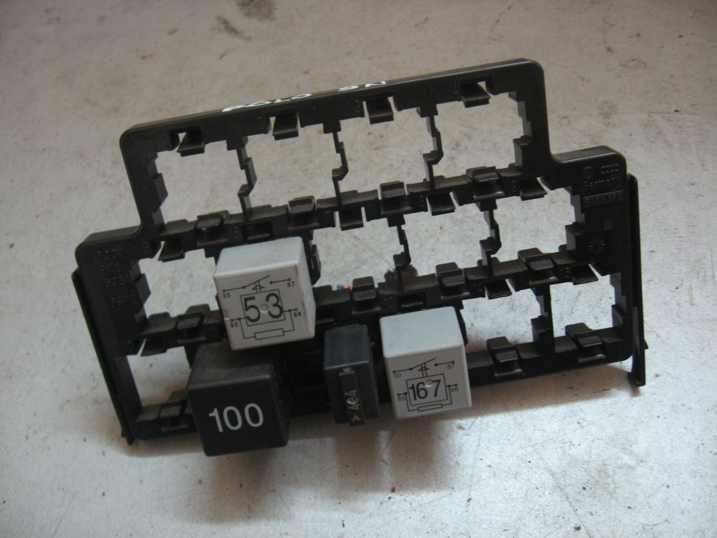 фото №1, Молдинг рамка предохранителей vw polo 9n 6q0972595a