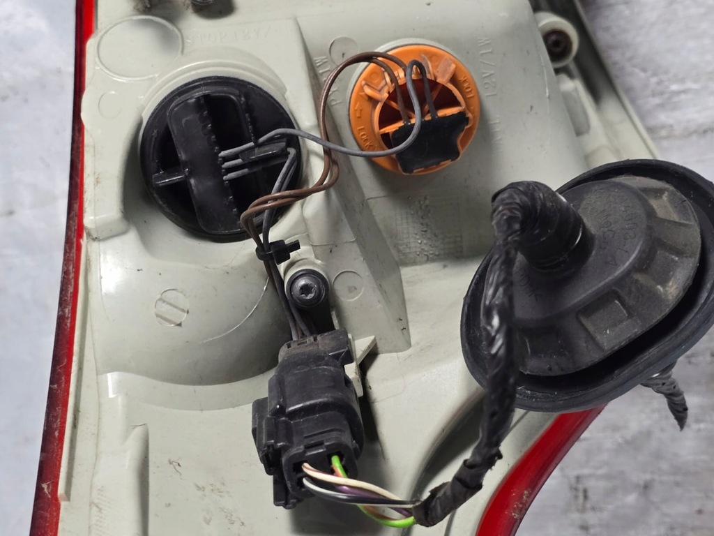 фото №12, Ford kuga mk2 lampa-lewa задня cv44