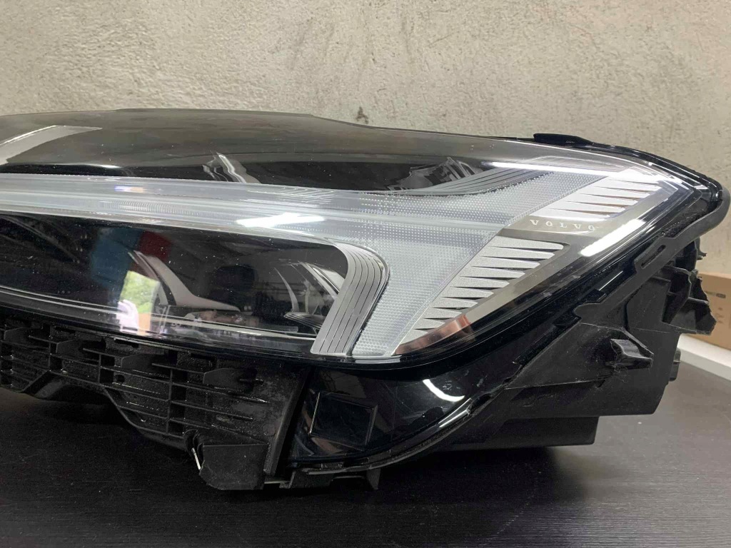 Фара volvo xc60 2 2 full led левая перед 31420417 на стекло itp с Разборки