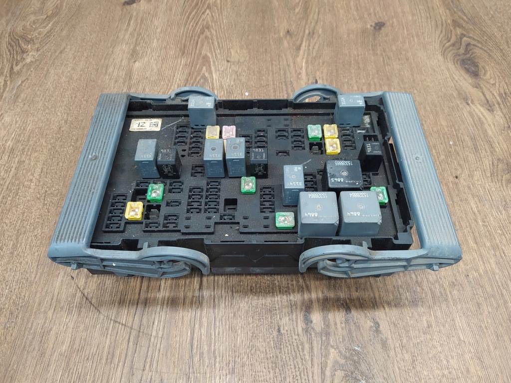 фото №1, Chevrolet silverado 4.7 25796803 коробка запобіжник