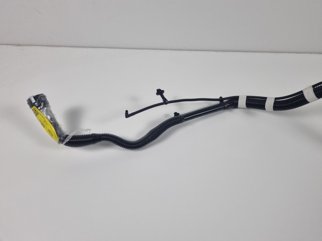 фото №3, Tesla model 3 wąż шланг трубка аккумулятора охлаждение 1501334-00-c