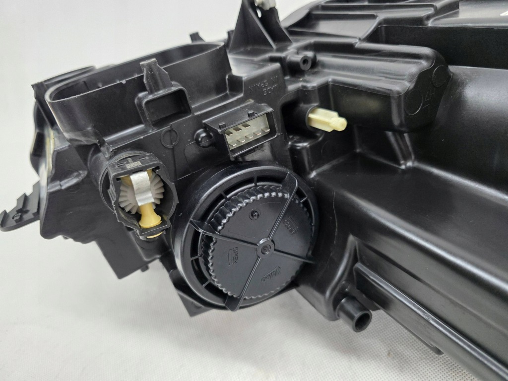 Opel crossland x фара перед передняя левая обычная led европа 13467967 Цена