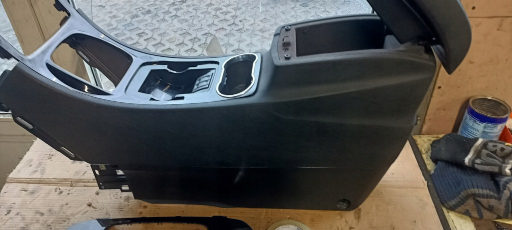 S-max mk1 galaxy mk3 06-14r подлокотник комплектный  piano black европа Оригинал