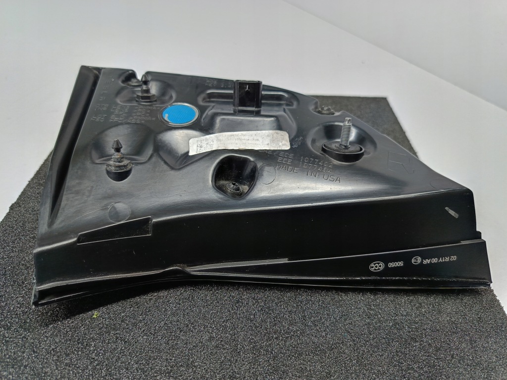 Купити Tesla 3 3 рестайлінг  y my 20- фара кришки багажника праві задній led 1077402-00-g