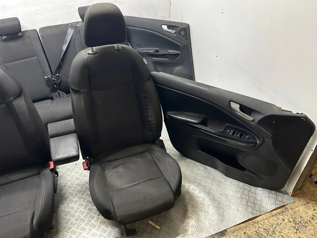 фото №3, Сидіння сидіння заднє сидіння комплект alfa romeo giulietta