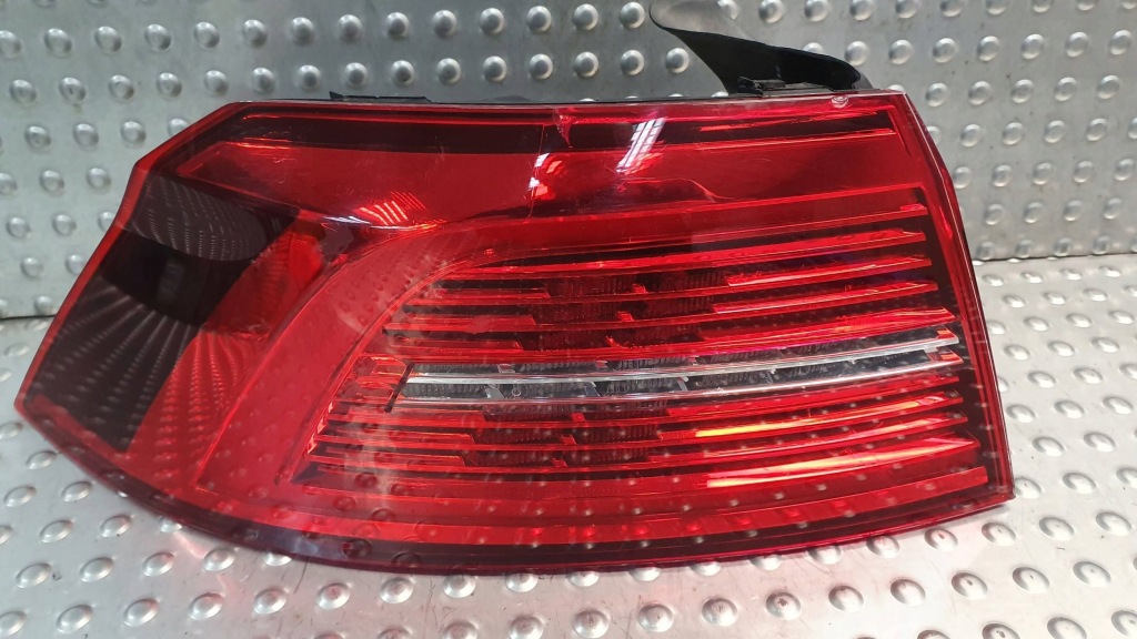 фото №1, Лампа задняя левая vw passat b8 sedan 3g5945207e 14-